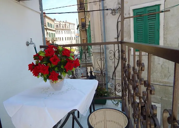 Guest house By The Sea - 15568 Split